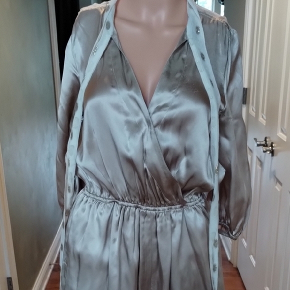 Line & Dot Romper - Picture 15 of 15